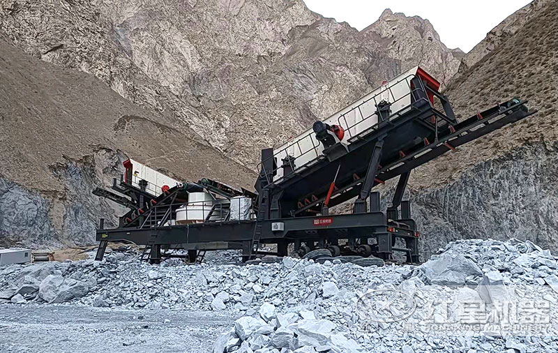 輪胎式移動砂石制砂機現(xiàn)場，固定好即可作業(yè)