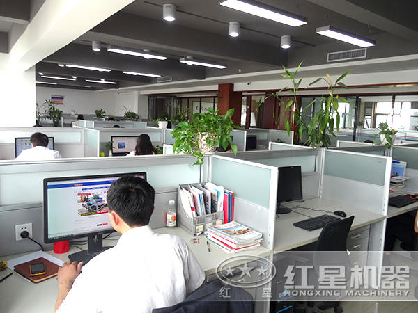 破碎機廠家開始重視售后和網絡開發(fā)