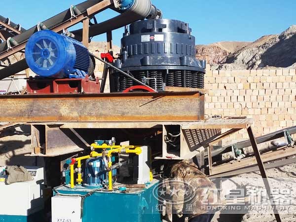 彈簧圓錐破碎機(jī)作業(yè)現(xiàn)場