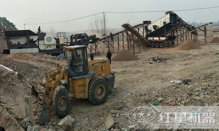 移動式混凝土破碎機(jī)現(xiàn)場