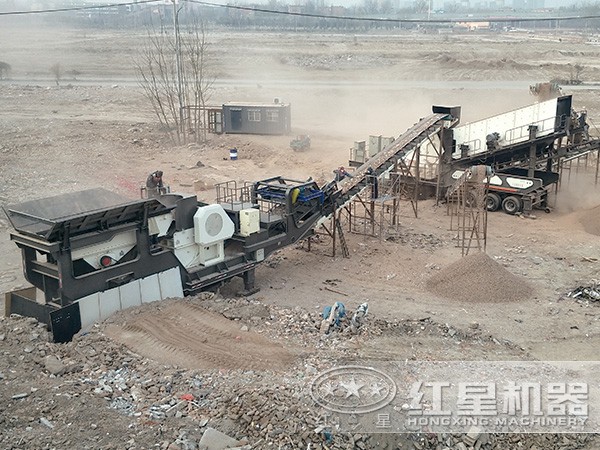 車載流動破碎機處理建筑垃圾現(xiàn)場