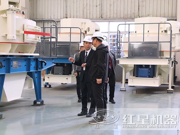 鵝卵石打沙機(jī)，用戶參觀現(xiàn)場(chǎng)