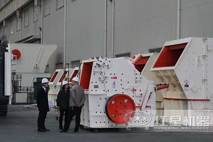 客戶來廠考察，技術(shù)經(jīng)理陪同