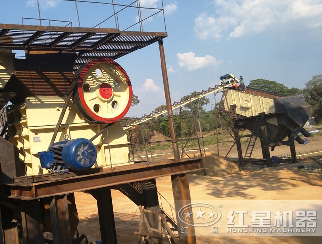 時(shí)產(chǎn)一百噸碎石料生產(chǎn)線現(xiàn)場(chǎng)