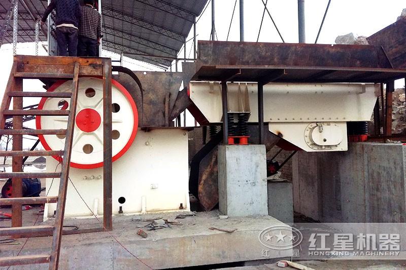 廣西采石場配置紅星機器的打石頭機器，更環(huán)保