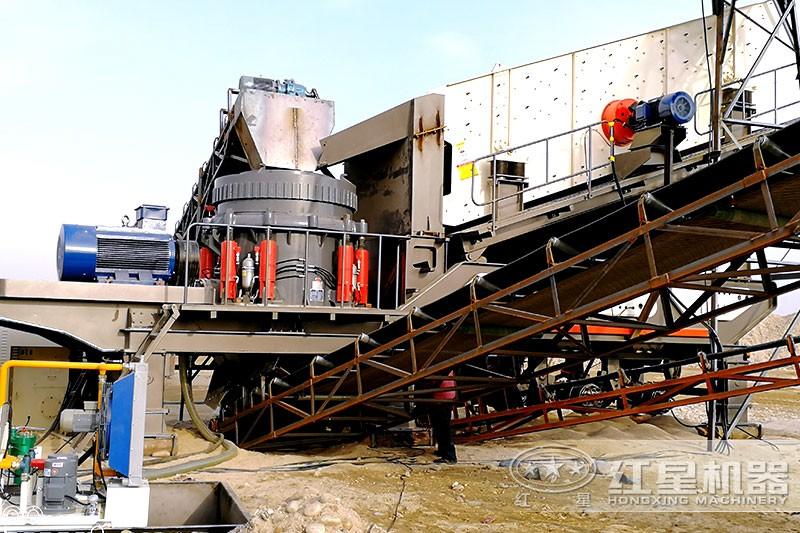 紅星安徽客戶配置可移動式打石頭機器，便捷性更好