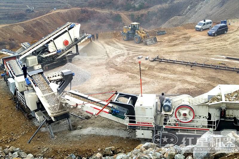 履帶移動(dòng)石子沙石機(jī)，三機(jī)聯(lián)合，破碎