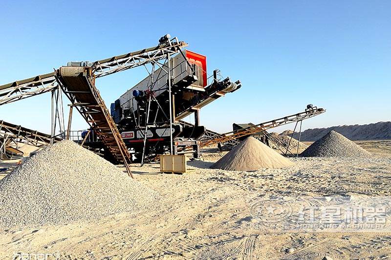 可移動式立軸沖擊式制砂機成品現(xiàn)場