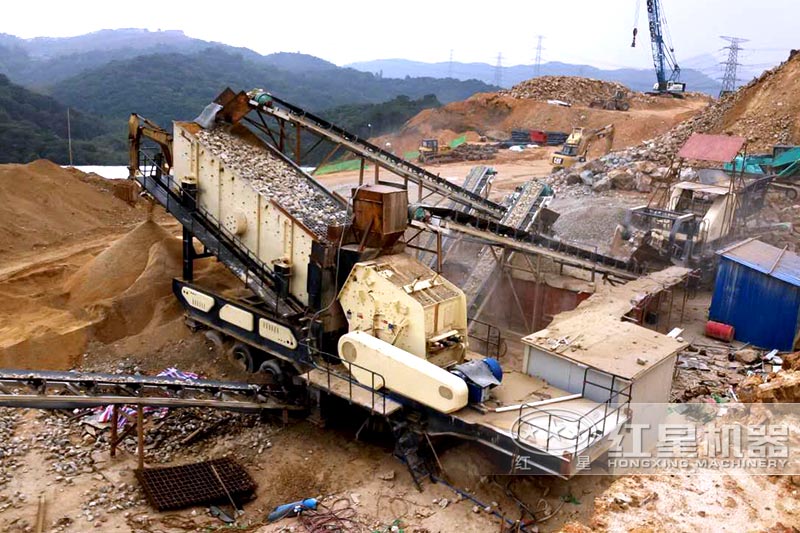 移動(dòng)式破碎車(chē)作業(yè)現(xiàn)場(chǎng)