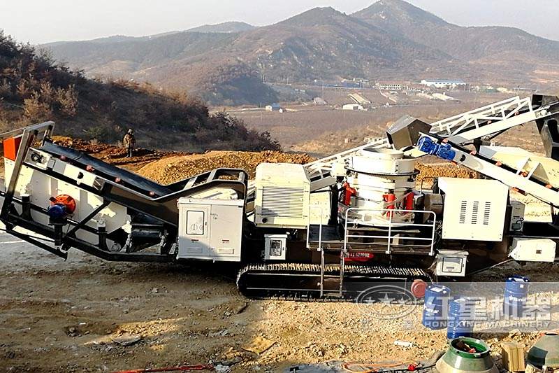 移動(dòng)式破碎站現(xiàn)場