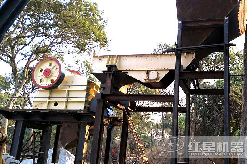 混凝土破碎機(jī)安裝現(xiàn)場(chǎng)，廠家一路扶持