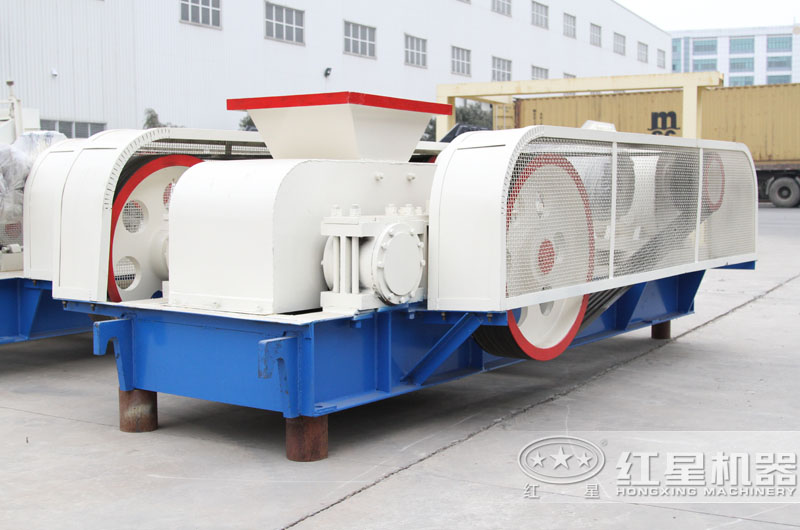 對(duì)輥石子制砂機(jī)，可處理含水分8%左右物料不堵塞