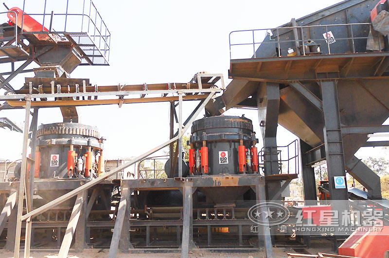 全液壓圓錐破碎機作業(yè)現場