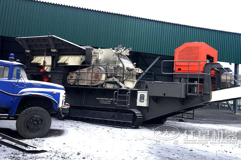 履帶移動破碎機搭配靈活，行走自由