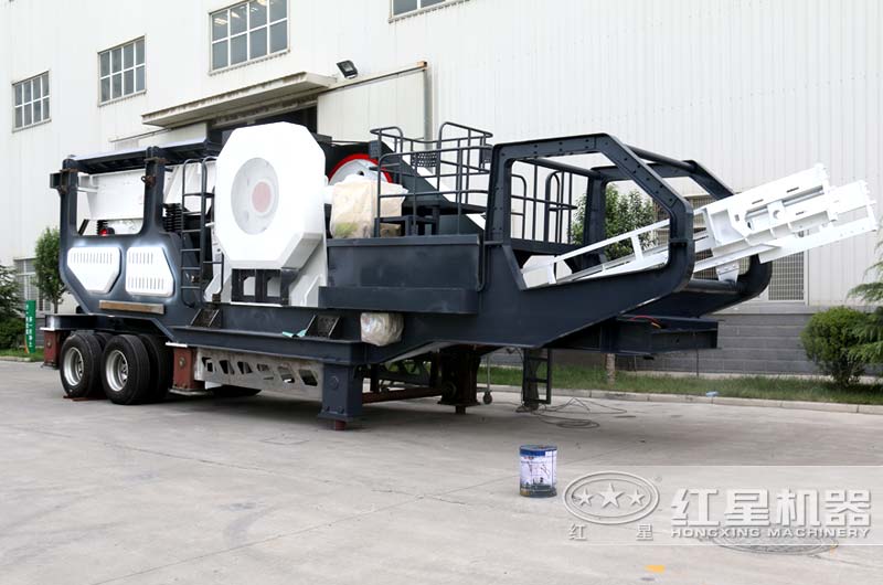 移動(dòng)顎式破碎機(jī)，如上圖