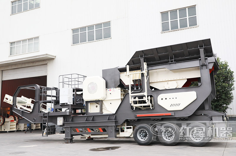 鄂破移動(dòng)石料破碎機(jī)，進(jìn)料口大，破碎力度強(qiáng)