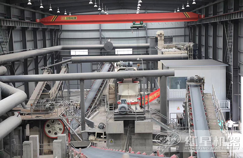 時(shí)產(chǎn)30噸砂石破碎生產(chǎn)線(xiàn)現(xiàn)場(chǎng)